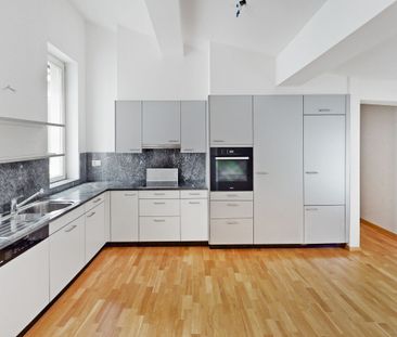 5 LOCALI IN STABILE D'EPOCA NEL CUORE DI LUGANO - Foto 5