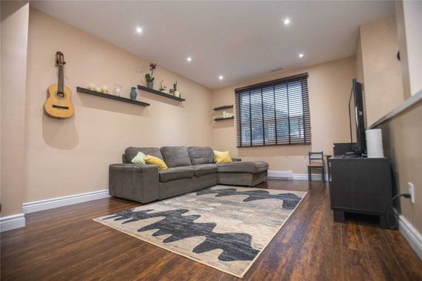 For Lease - 38 Hoskins Square, Brampton, Ontario - Photo 1