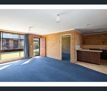 Looking for comfort, convenience, and value? This well-maintained 2... - Photo 1