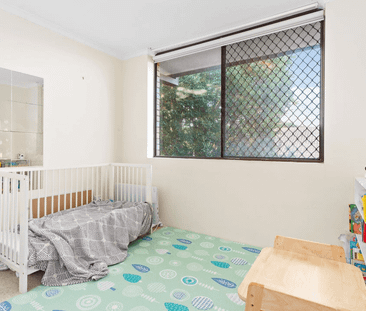 2 Bedroom Apartment in Sought After St Lucia Location! - Photo 3