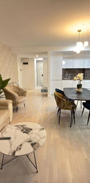 GARSONIERA // BUCEGI 12 // CENTRAL - Fotografie 1