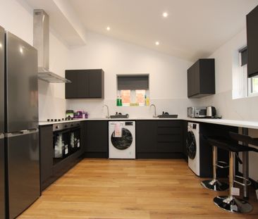 Victoria Street Room 4, Desborough, Kettering, Northamptonshire, NN14 - Photo 2