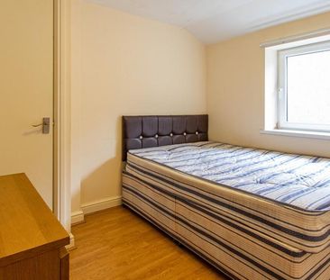 1 bedroom private hall to rent - Photo 2