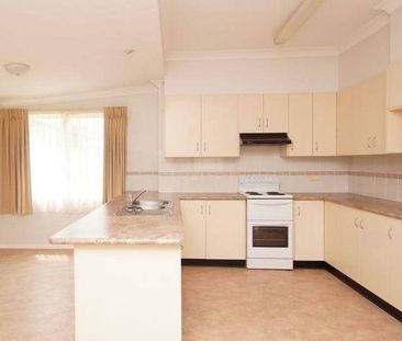 Immaculate 3 bedroom on North Hill - Photo 1
