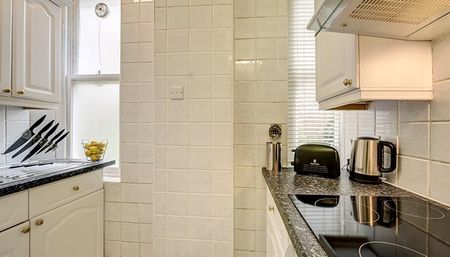 One-Bed Apartment To Let Hill Street Mayfair W1 - Photo 4