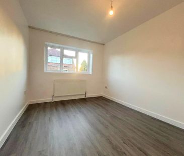 3 bedroom flat to rent - Photo 5