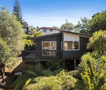 Sun Drenched House with Privacy - Move in Ready - Photo 4