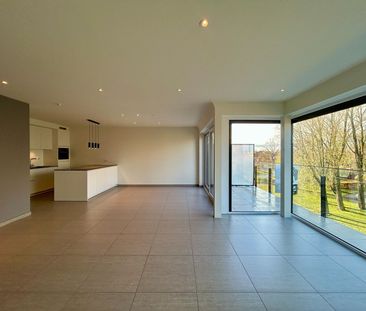 Instapklaar twee-slaapkamerappartement met zicht op stadspark te ce... - Photo 4