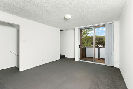 Spacious Renovated 2-Bedroom Townhouse in The Junction - Photo 2