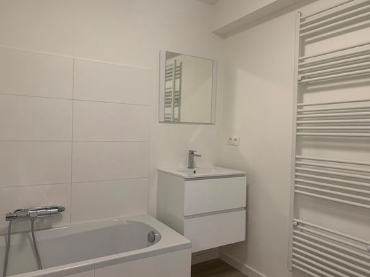 Gerenoveerd, energiezuinig appartement met 3 SLK, 2BDK, tuin en garage! - Photo 1