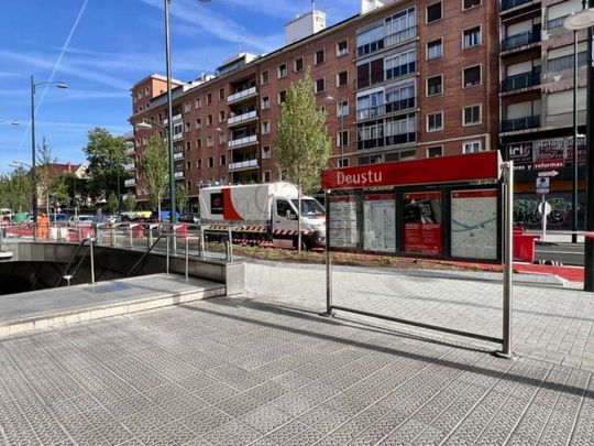 Alquiler de piso en Agirre Lehendakariaren Etorbidea - Photo 1