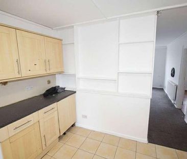 Pettits Lane North, Romford, RM1 - Photo 1