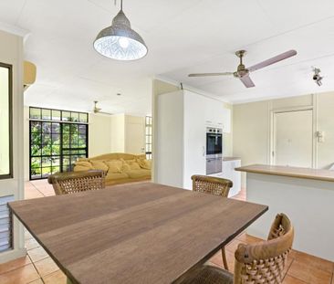 SOLID FAMILY HOME IN SOUGHT AFTER SUBURB - Photo 2