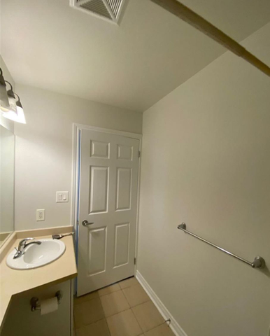 For Lease - 3504 Hurontario Street Unit# 2711, Mississauga, Ontario - Photo 4