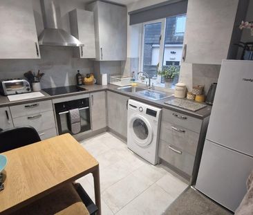 2 bedroom flat to rent - Photo 3