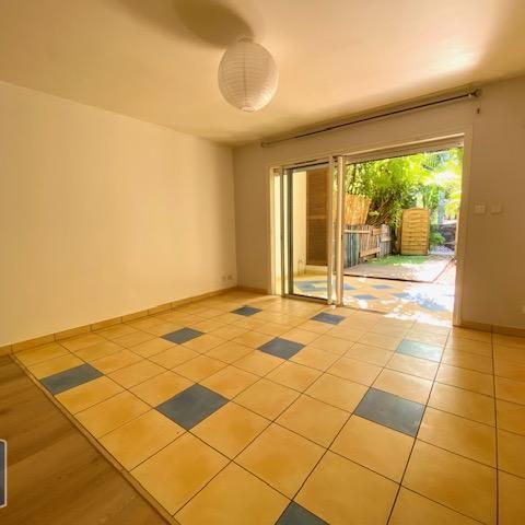 Location Appartement 2 pièces 36m² LA SALINE LES BAINS 97434 - Photo 1