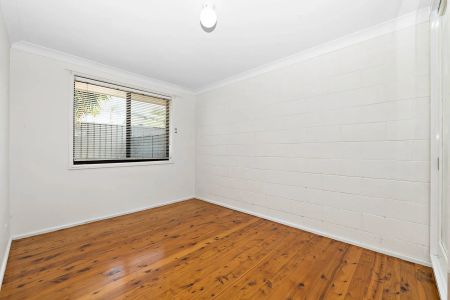 Comfortable 1-Bedroom Unit - Photo 5