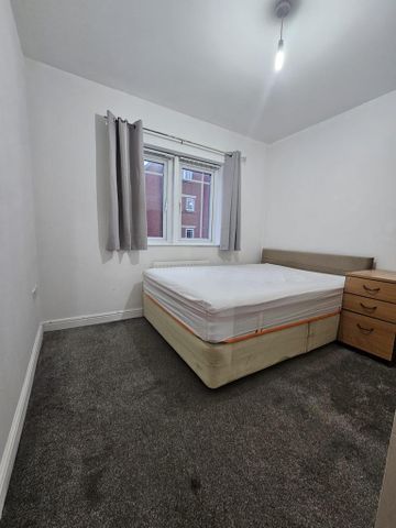 1 bedroom in a house share to rent - Photo 3