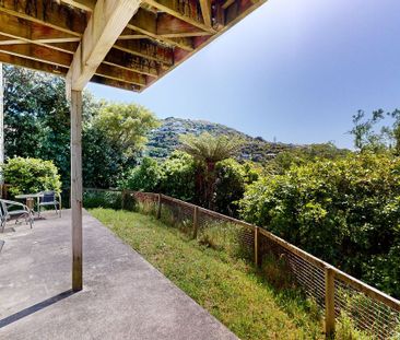 Charming Central Wadestown - Photo 6