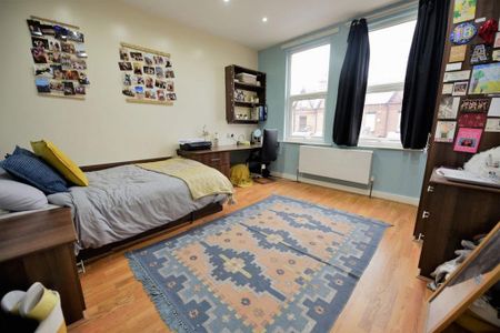 6 bedroom house to rent - Photo 2