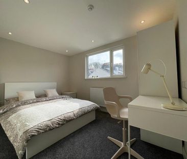 3 bedroom private hall to rent - Photo 3