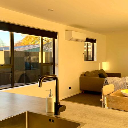 Fully Furnished and Renovated Sundrenched Bungalow - Photo 3