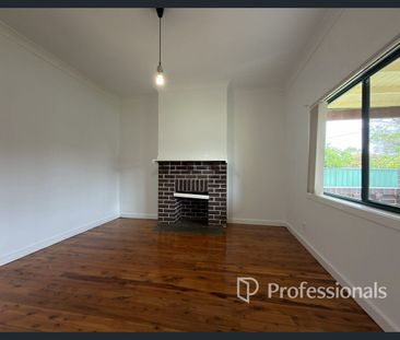 Well presented 2 bedroom home - Photo 2