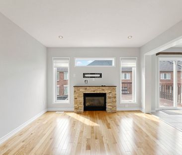 For Lease - 5 Quattro Avenue, Richmond Hill, Ontario - Photo 2