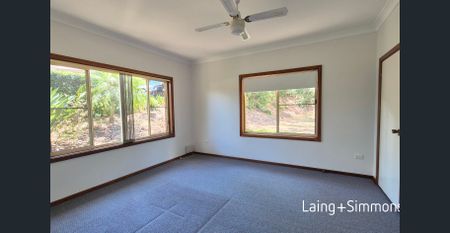 Two-bedroom cottage on a big block. - Photo 3