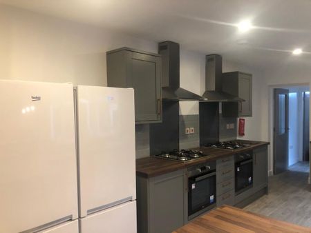 8 bedroom house to rent - Photo 4