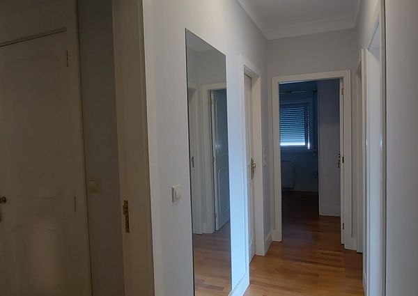 Apartamento T4 para Arrendamento com Garagem em zona prestigiada no Porto