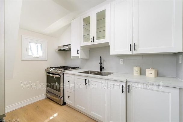 $1,150 / 1 br / 1 ba / A Fantastic Unit Is Awaiting You in Port Colborne! - Photo 1
