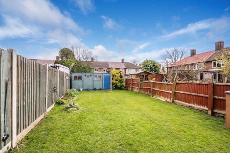 3 bedroom terraced house to rent - Photo 5
