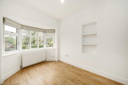 4 bedroom semi-detached house to rent - Photo 4