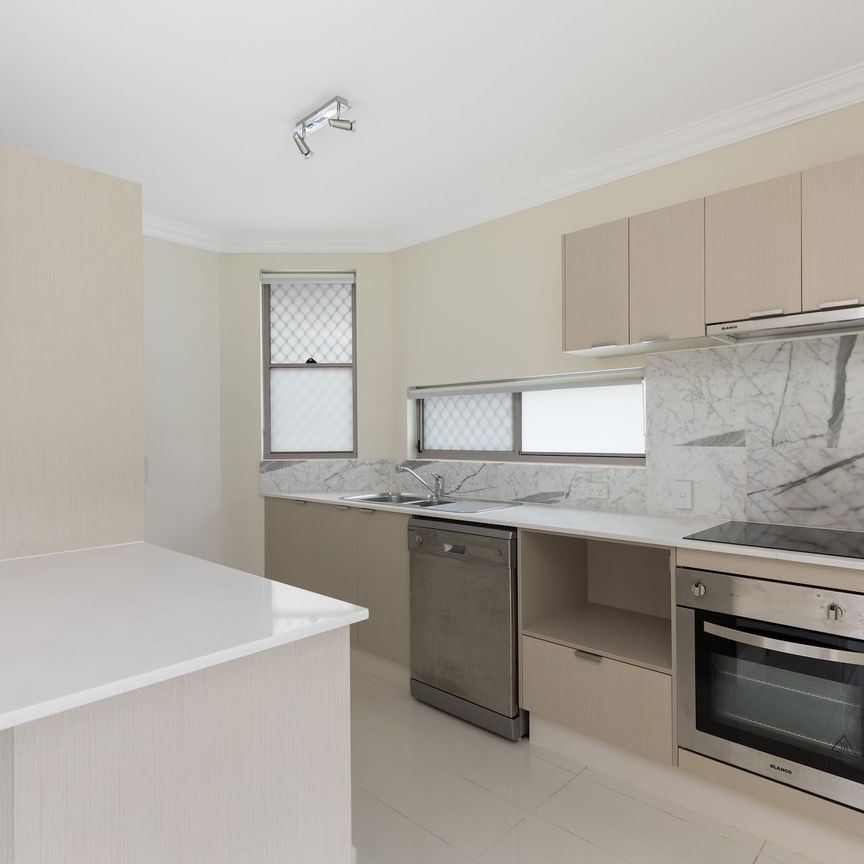 Unit 1/61 Shakespeare Street, Coorparoo. - Photo 1