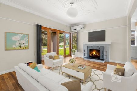 WALKING DISTANCE TO EVERYTHING! - Photo 2
