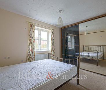 4 bedroom terraced house to rent - Photo 6