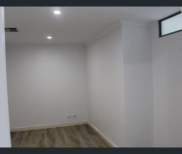 2 Bedroom Corner Apartment – Plus Additional Versatile Room - Photo 5