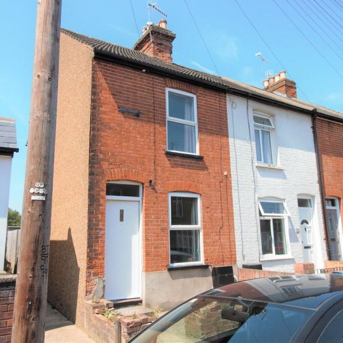 2 bedroom end of terrace house to rent - Photo 1