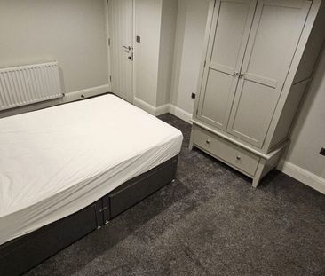 Room 1, St. Luke’s Road, Holbeck, Leeds, LS11 8JA - Photo 4