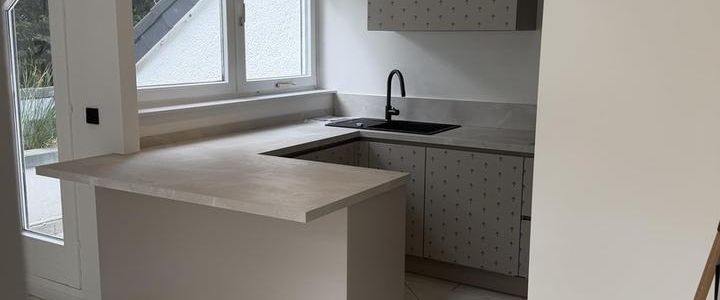 Wohnen im Grunewald, mit drei Zimmern und großem Balkon - EBK, Gerage uvm. - Foto 1