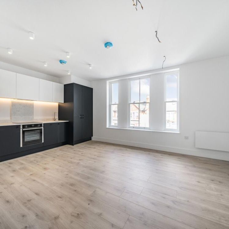 Mitcham Lane, London SW16 - Photo 1