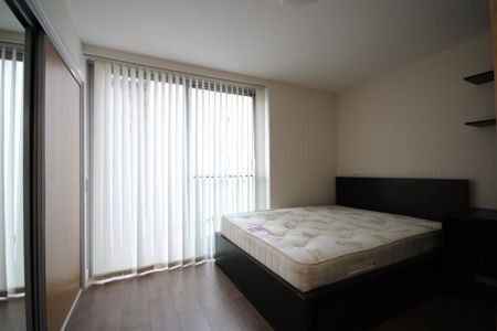 2 bedroom penthouse to rent - Photo 4