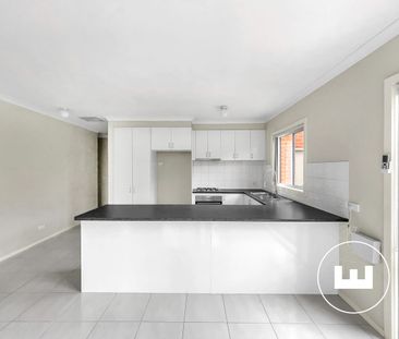 Great Pakenham Location - 3 Beds 2 Baths - Photo 4