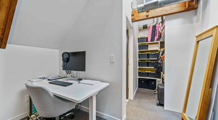 Character 3 Bedroom Apartment in the Heart of Te Aro - Photo 5