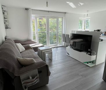 3 Bed Flat, Central Court, M3 - Photo 1