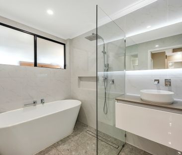 Stylish, Modern Living in Prime Modbury Location - Photo 6
