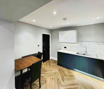 2 bedroom Flat To Let - Photo 5