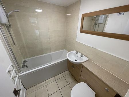 2 bedroom flat to rent - Photo 5