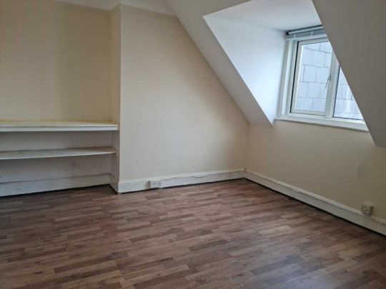 4 bedroom flat - Photo 1